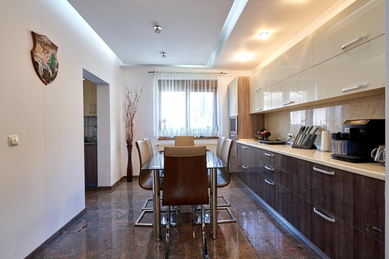 Отель Casa Cu Flori Мойсей Экстерьер фото